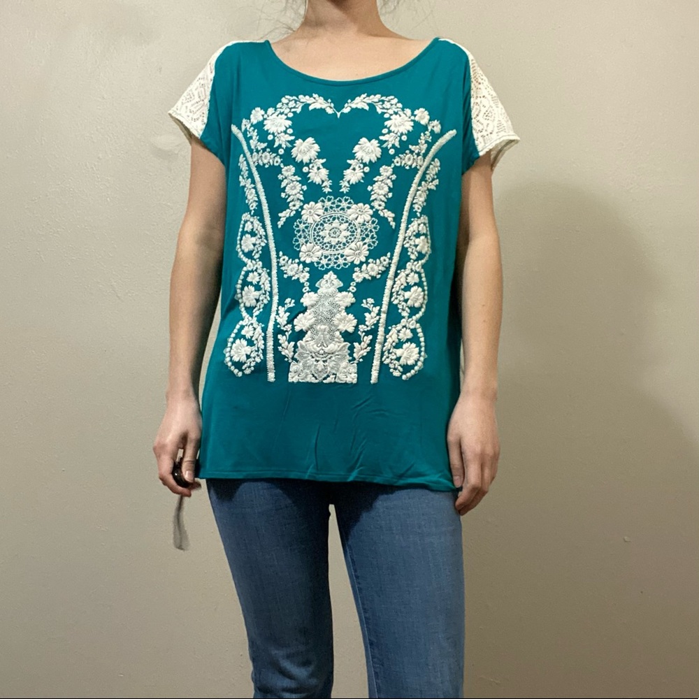 Carol rose lace detail top